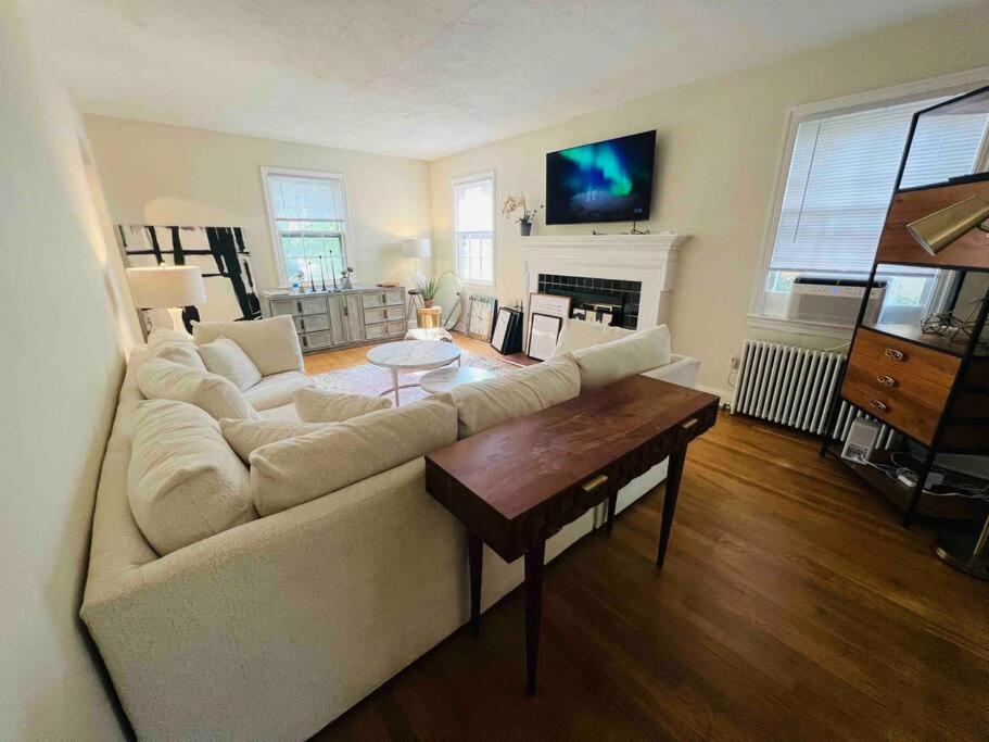 Dc'S Best Location 4 Bed With Parking Walk To Metro And Nightlife Bethesda Row Chevy Chase Bagian luar foto