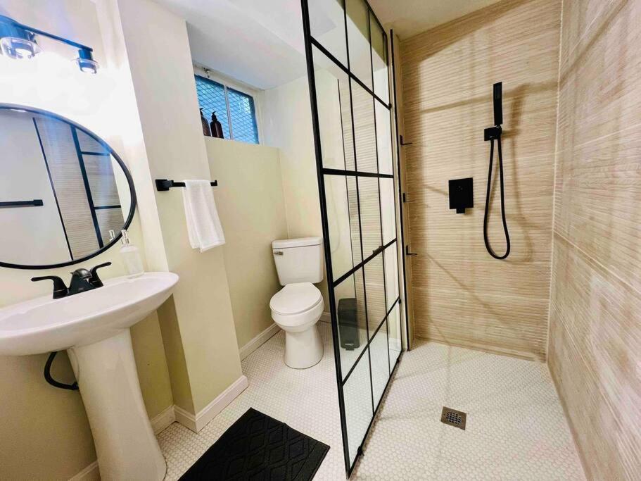 Dc'S Best Location 4 Bed With Parking Walk To Metro And Nightlife Bethesda Row Chevy Chase Bagian luar foto